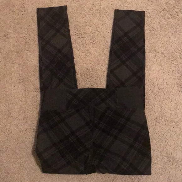 Quinn gray & black plaid leggings - Picture 3 of 3